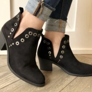 Circus by Sam- Edelman Grommet Detailed Booties 7.5